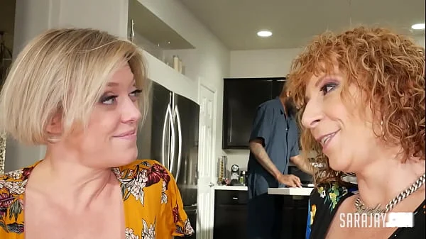 Big Cock Cable Guy Fucks Thick Cougar Sara Jay And Cums On Her!