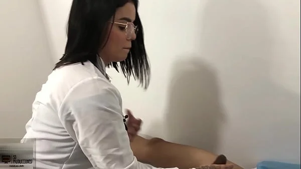 La doctora chupa la polla del paciente, Dice que para mi tratamiento debo follarle su coño HISTORIA COMPLETA