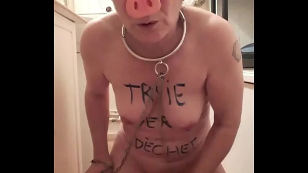 Esclave F autoséance de soumission en mode truie