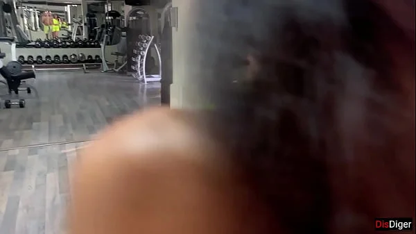 Trainer offers new exercises and fucks Katty right in the gym