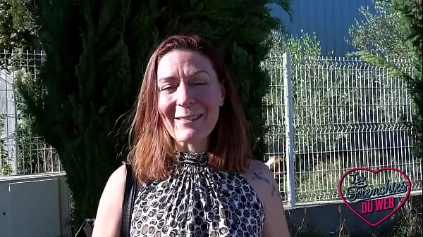 Wendy, coiffeuse coquine qui aime être regardée