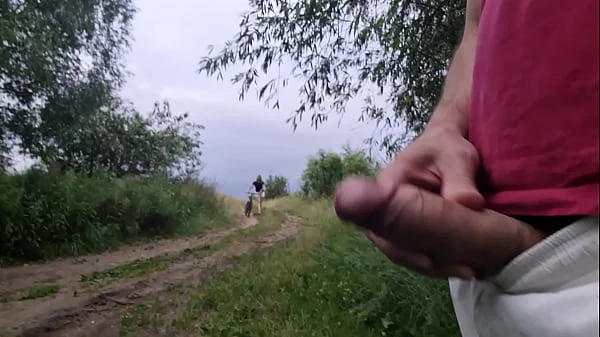 Man flashes in public and jerks off dick near unknown girl. OMG!