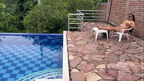 Piscinero cachondo me folla cuando mi marido no esta Part 1