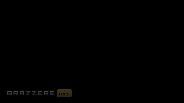 Naughty Babe (Whitney Wright) Gets Buttfucked Hard By (Zac Wild) - Brazzers