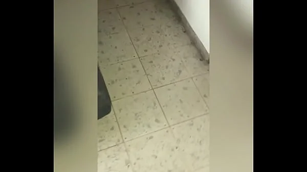 Sexo de TRES en una FIESTA! Se la COGIERON Entre DOS AMIGOS! TRÍO AMATEUR en una FIESTA de la ESCUELA! Una Chava Mexicana se Puso CALIENTE en una FIESTA Después de Tomar y se la COGEN Entre Dos Amigos! Two Dicks One Girl!(COMPLETO)