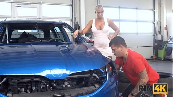 RIM4K. Mechanics busty wife comes to the garage and worships his ass